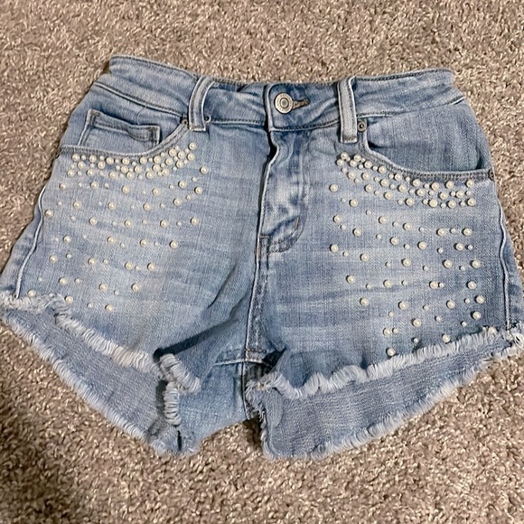 eunina Pants - EUNINA HIGH RISE CUT OFF PEARL DENIM SHORTS